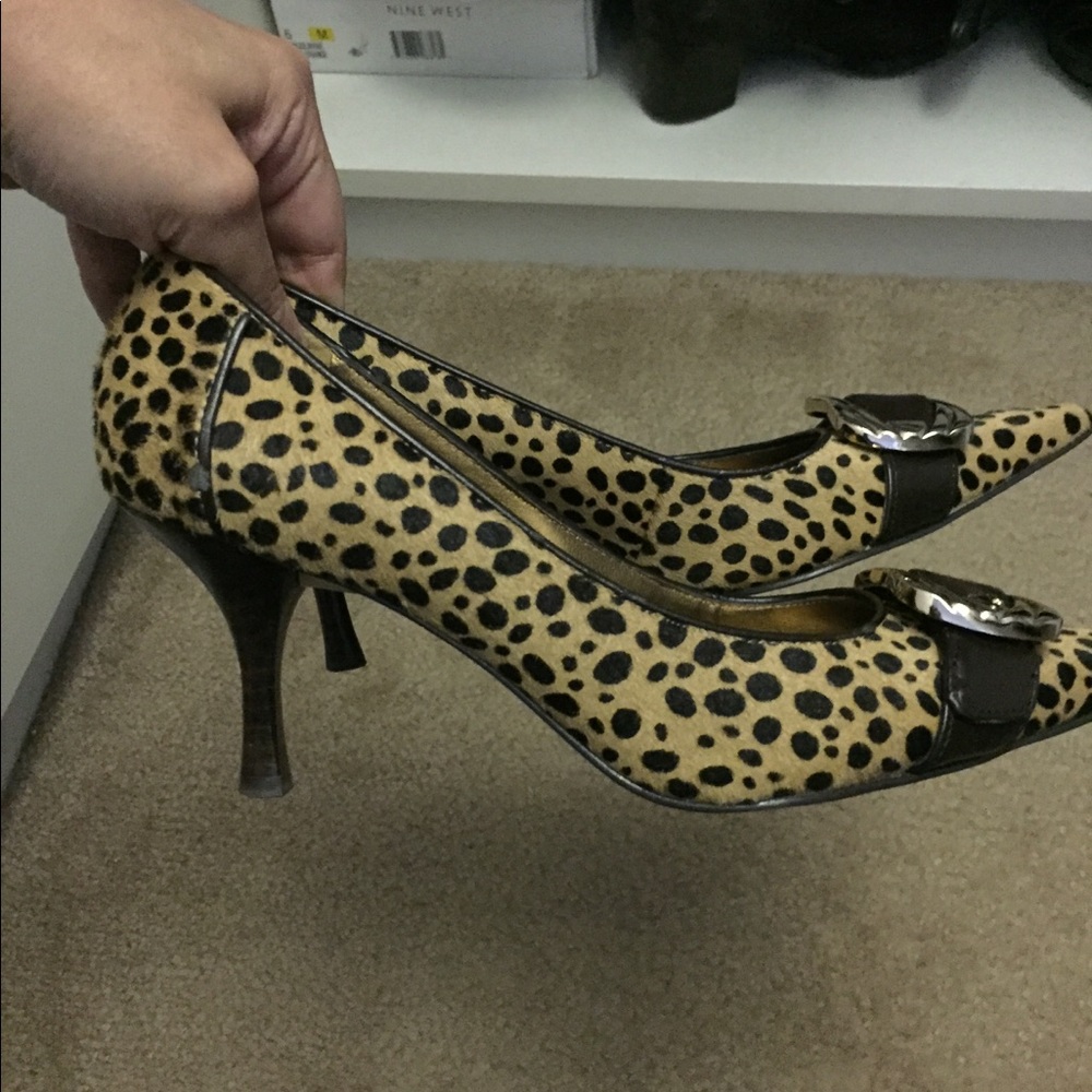 🔵 Donated 🔵 Nine West Animal Print Heels